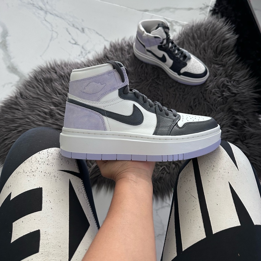 Air Jordan 1 elevate